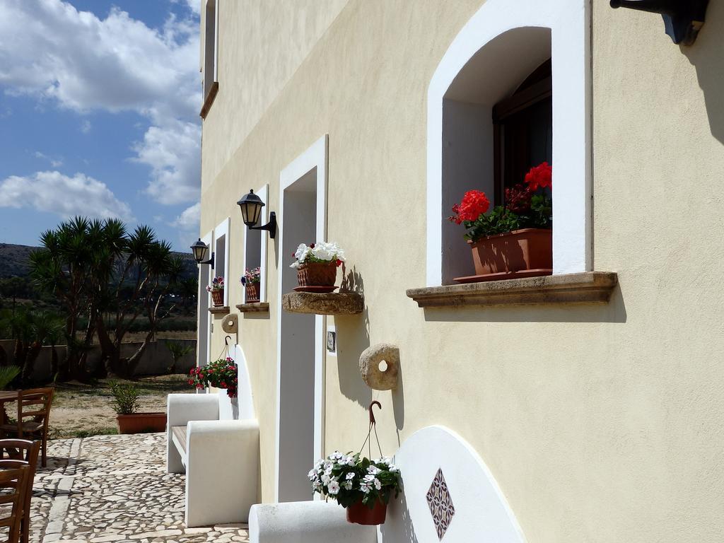 Baglio Cofano Rooms & Relax Custonaci Exterior photo